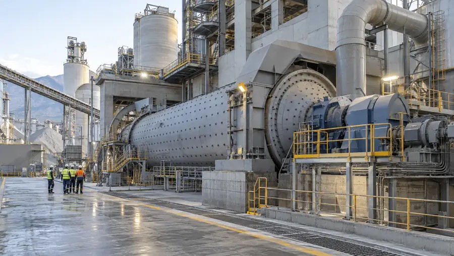 Ball mill installation in a cement grinding plant